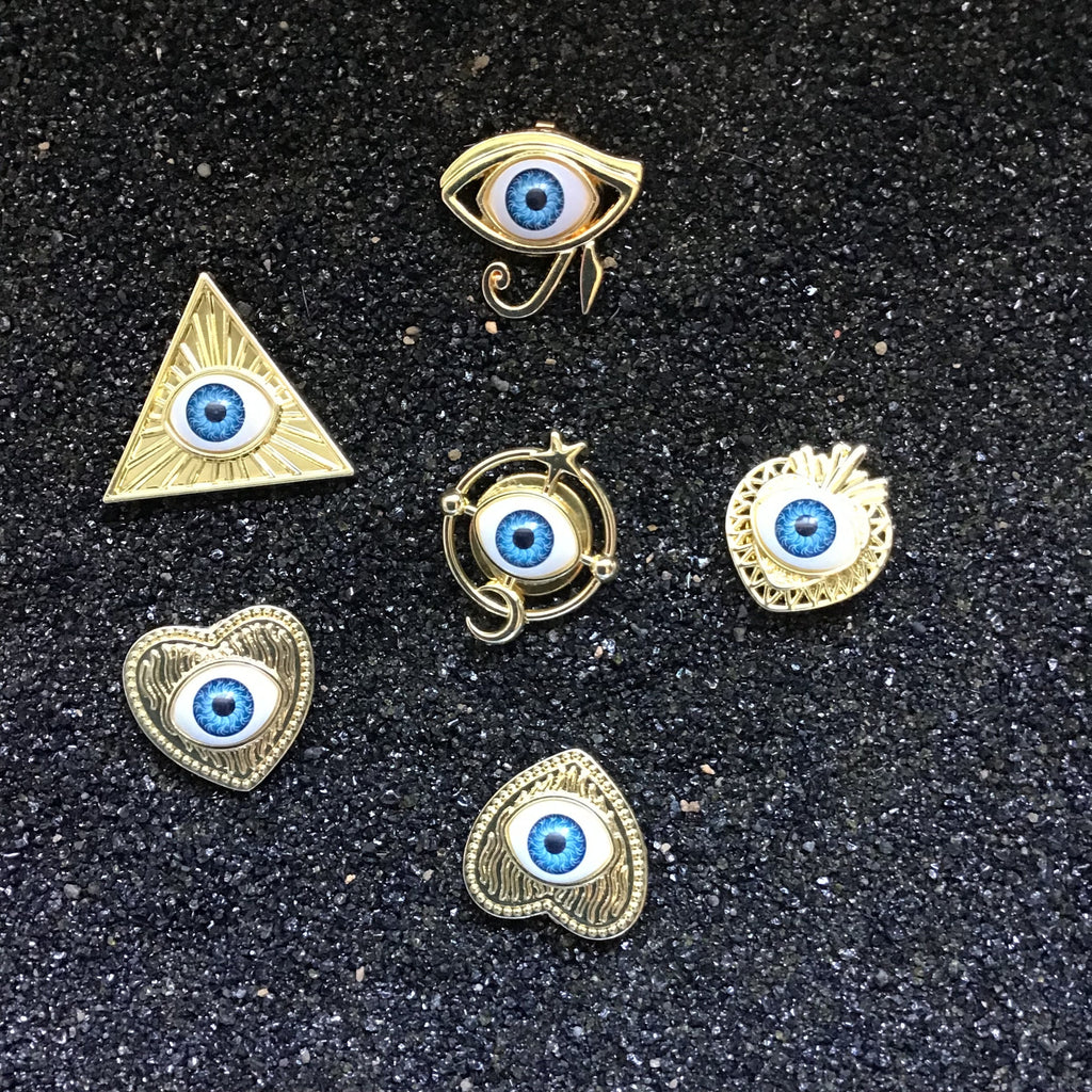 Egyptian Style Third Eye Button Cove (one piece)