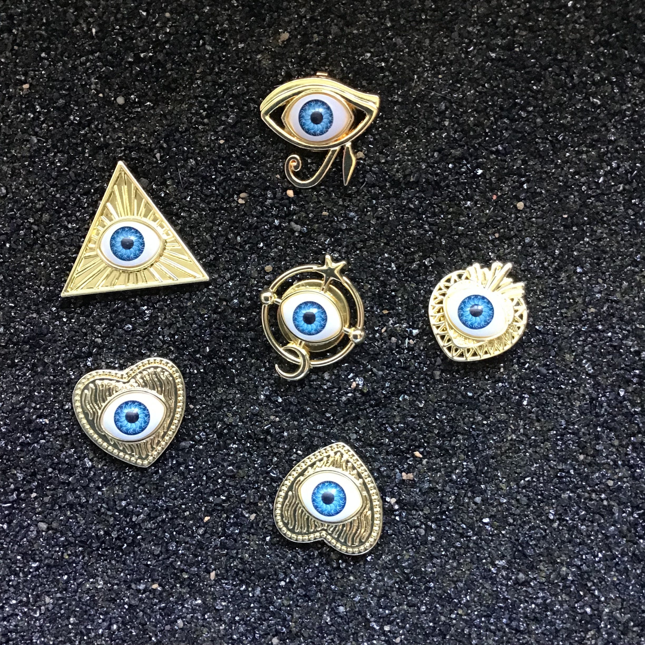 Egyptian Style Third Eye Button Cove (one piece)