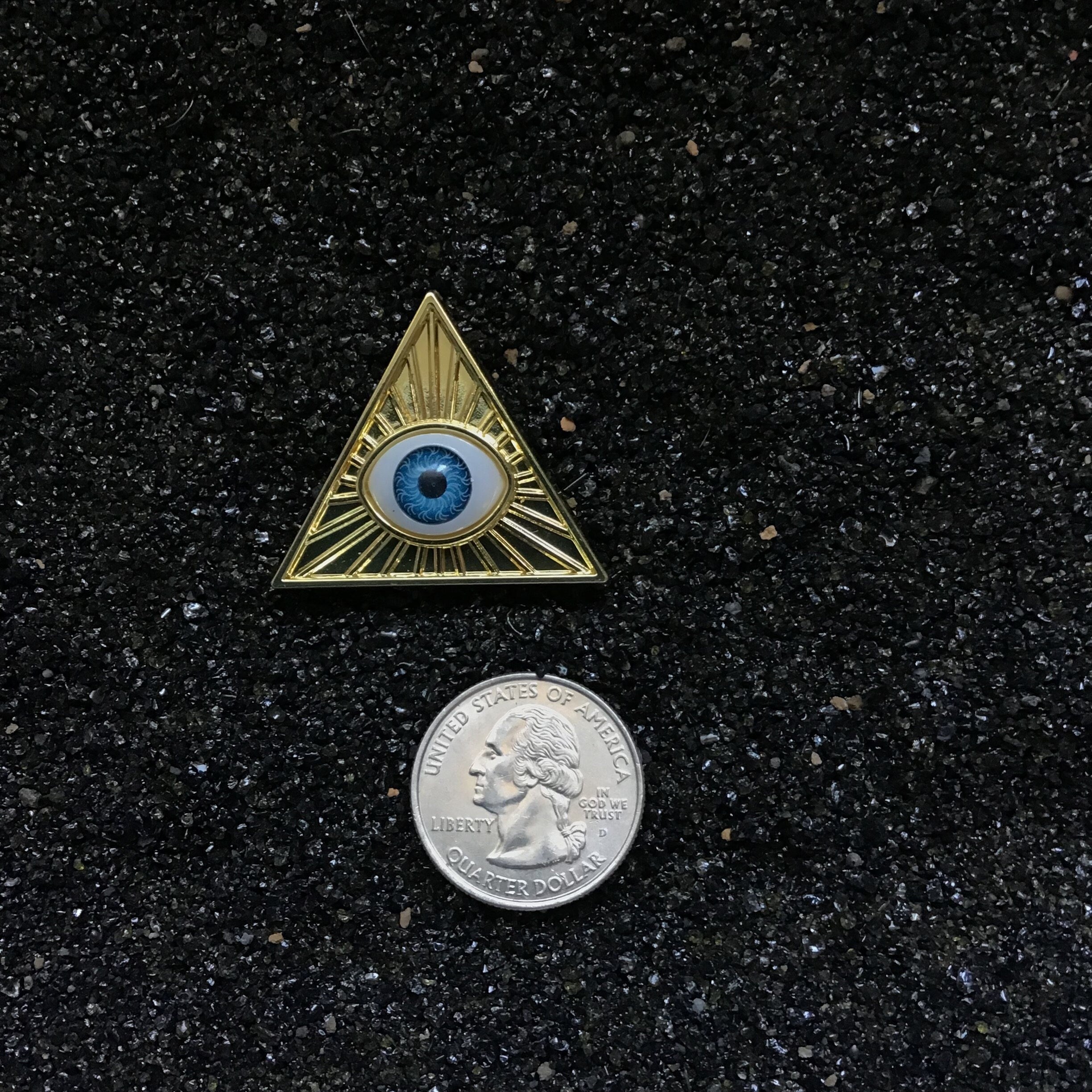 Egyptian Style Third Eye Button Cove (one piece)
