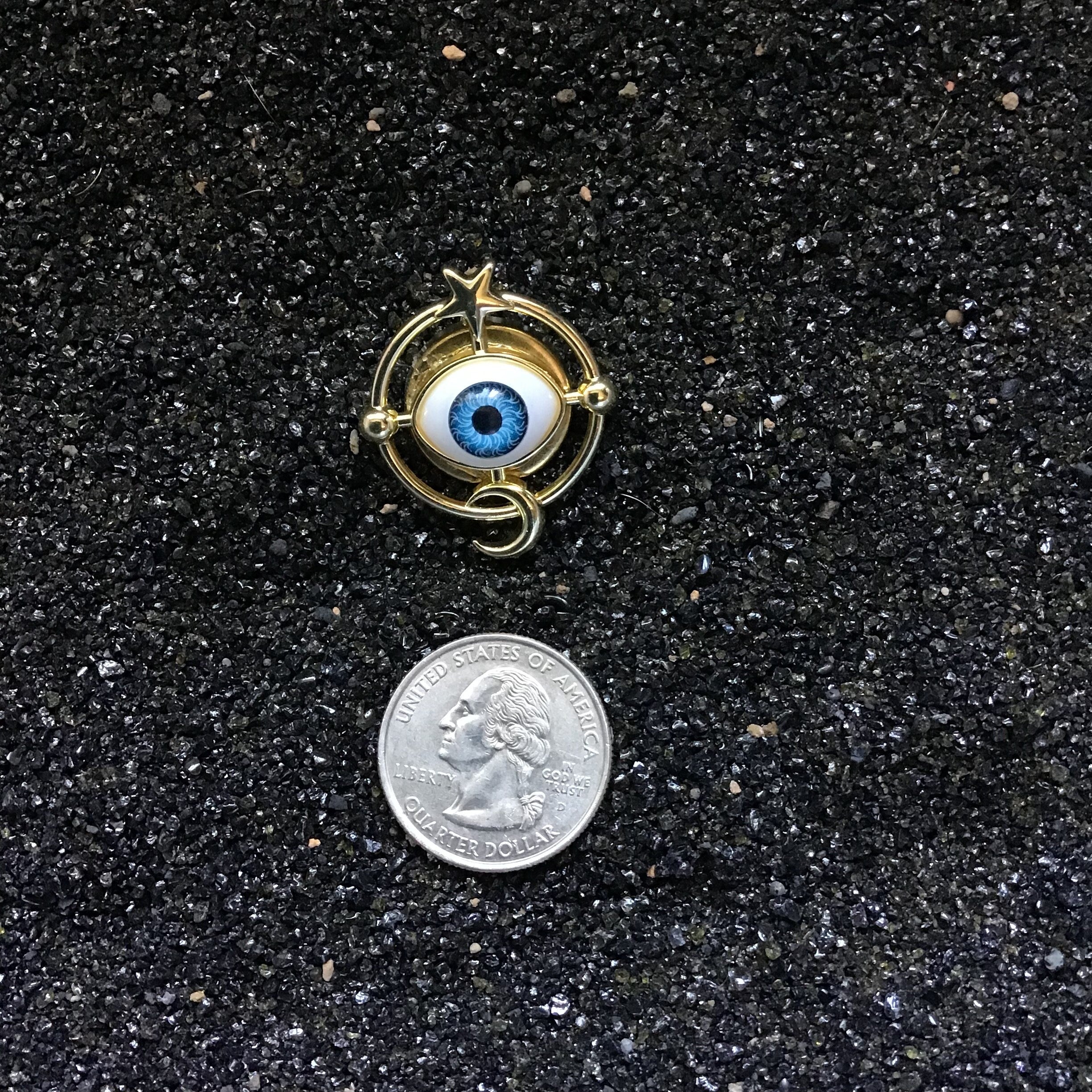 Egyptian Style Third Eye Button Cove (one piece)