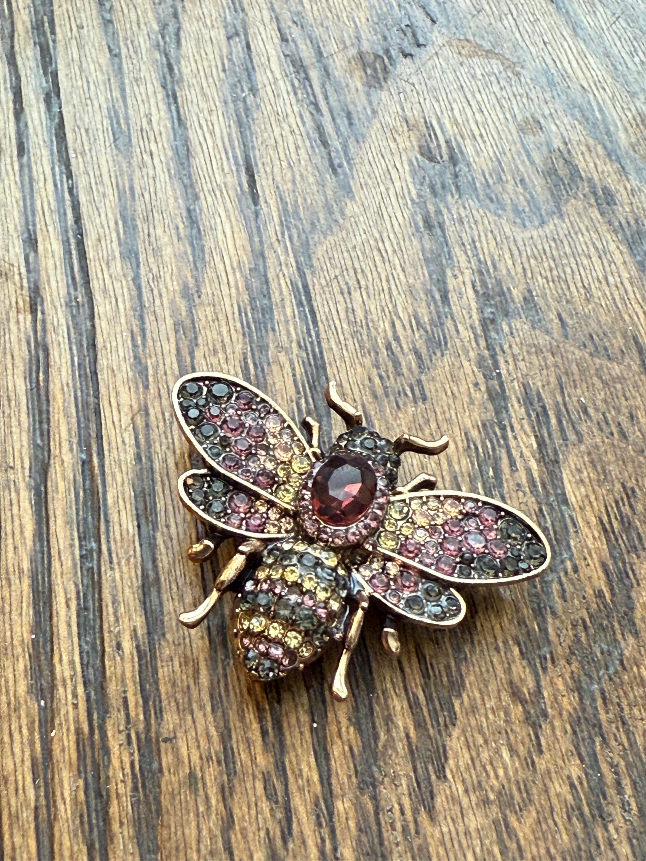 Gem Bumble Bee Bolo Tie
